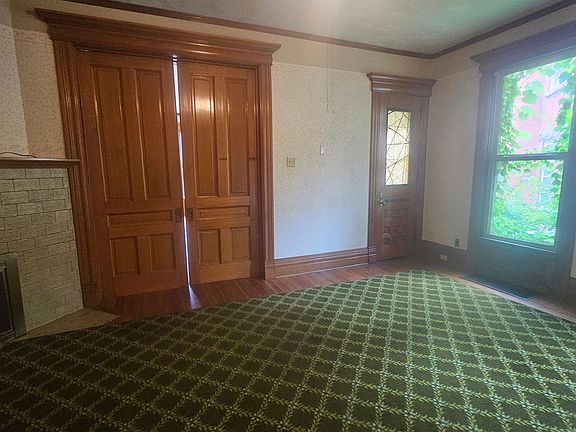 3rd image of 556 W 8th St APT 1