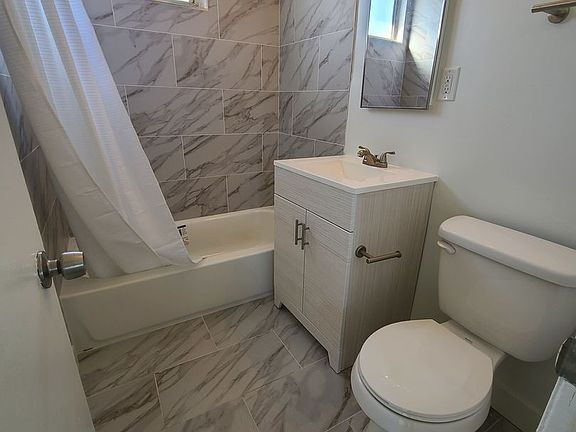 4th image of 1342 W 227th St #13425
