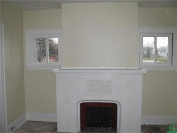 3rd image of 4463 E 139th St