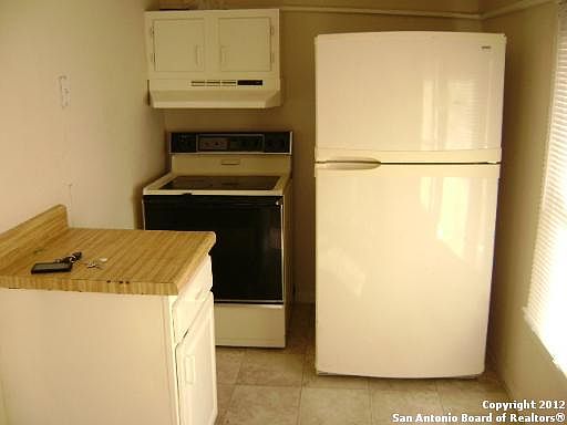3rd image of 520 E Myrtle St #4