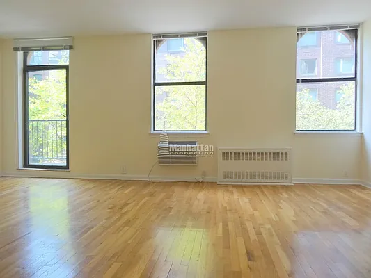 Rented by Manhattan Connection | media 20