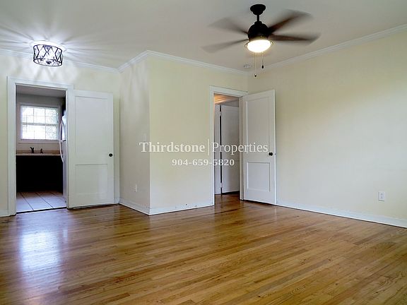 3rd image of 4333 Melrose Ave