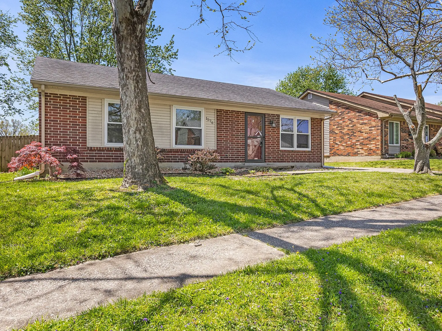 1576 Springfield Drive - 1 — Photo 2