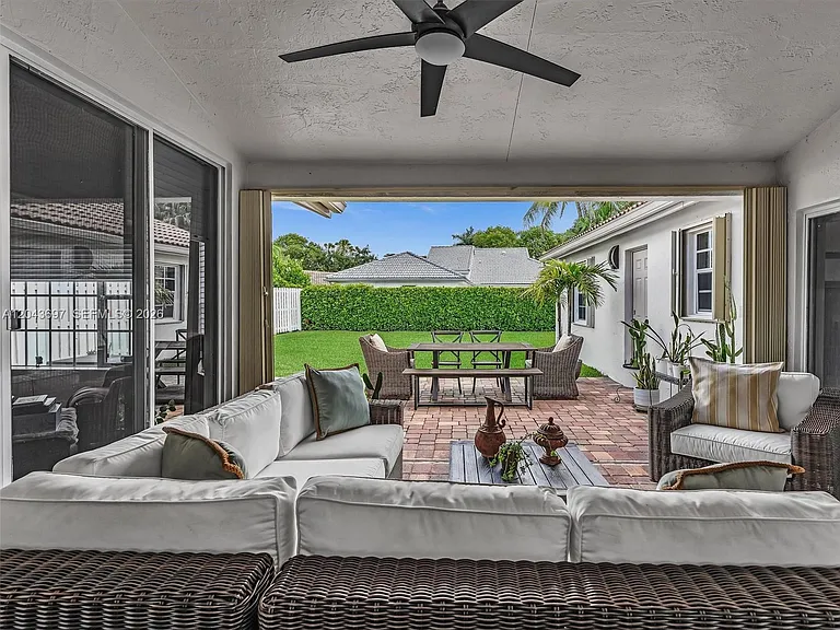 639 Verona Pl — Photo 61