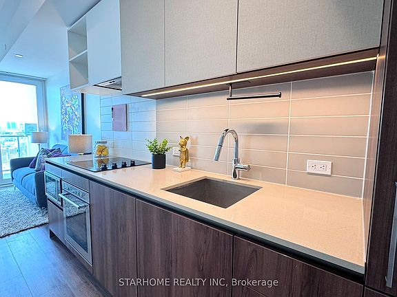 4th image of 1000 Portage Pkwy #1515