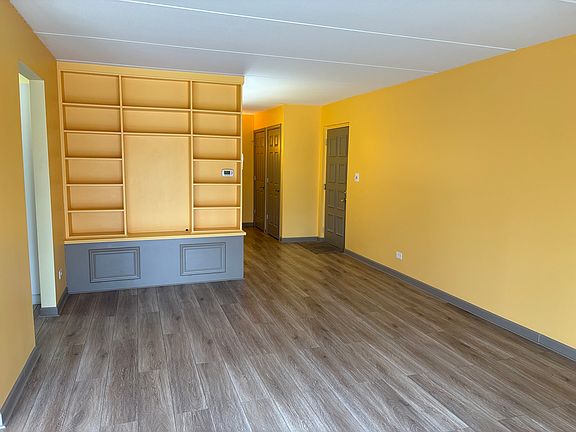 3rd image of 8 Potawatomie Trl APT 2