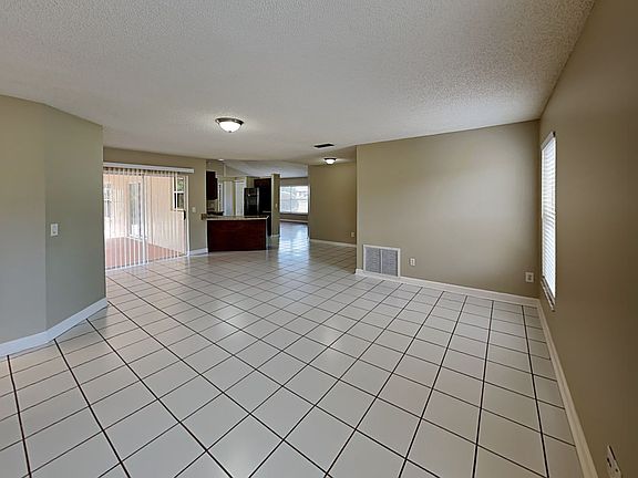 4th image of 1155 Tivoli Dr