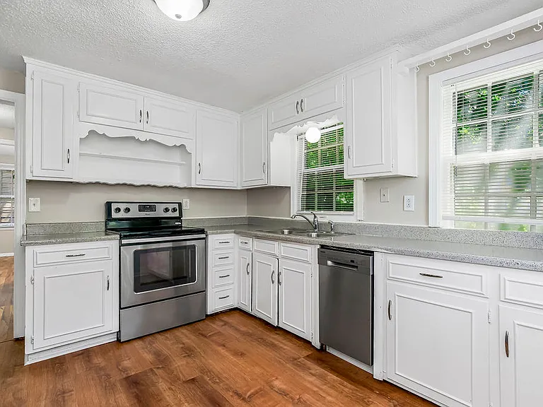 4131EatonSt-5_10222024