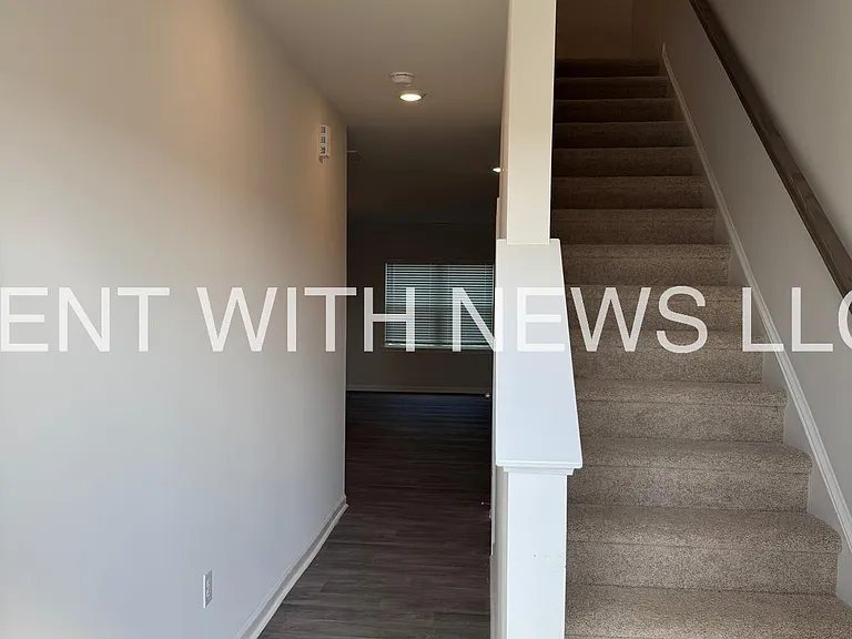 180 Starlight St — Photo 16