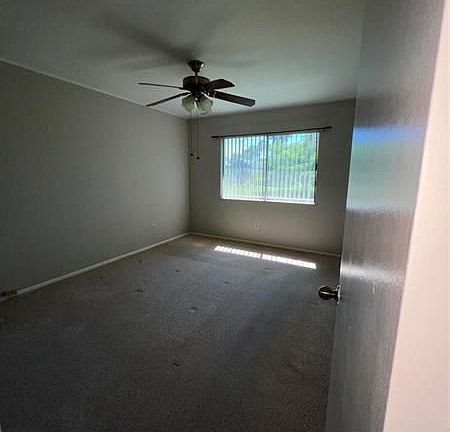 5th image of 468 SW Lakehurst Dr