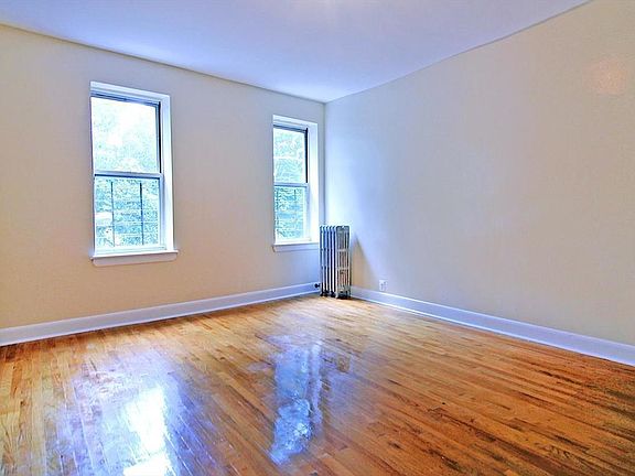 4th image of 1630 Undercliff Ave APT B8