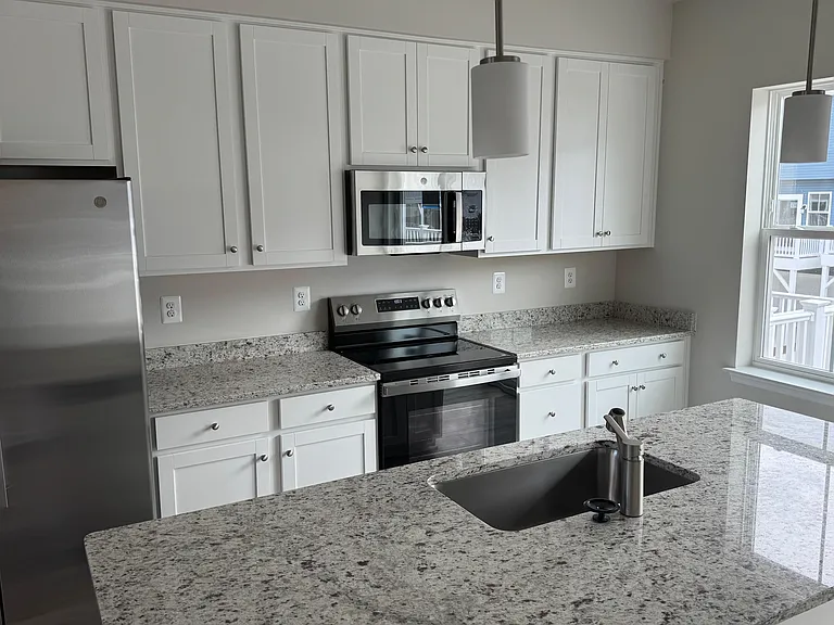 350 Watercourse Dr #1 — Photo 3