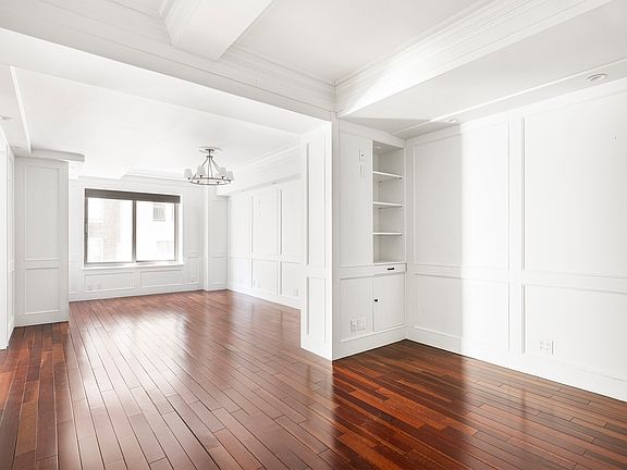 5th image of 106 Central Park S APT 11M