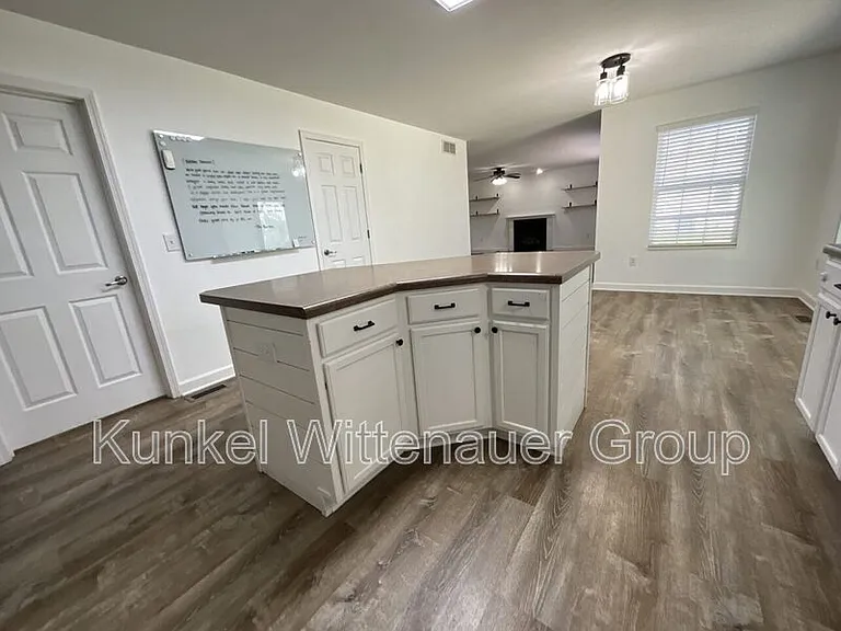 2621 Greystone Estates Pkwy — Photo 13