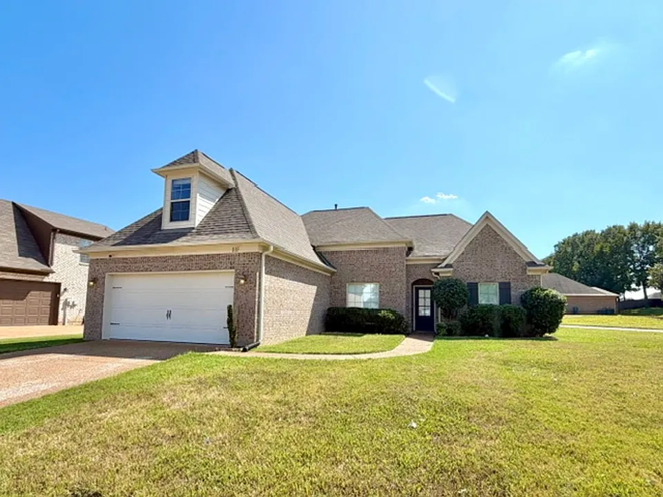 807 Magnolia Ln