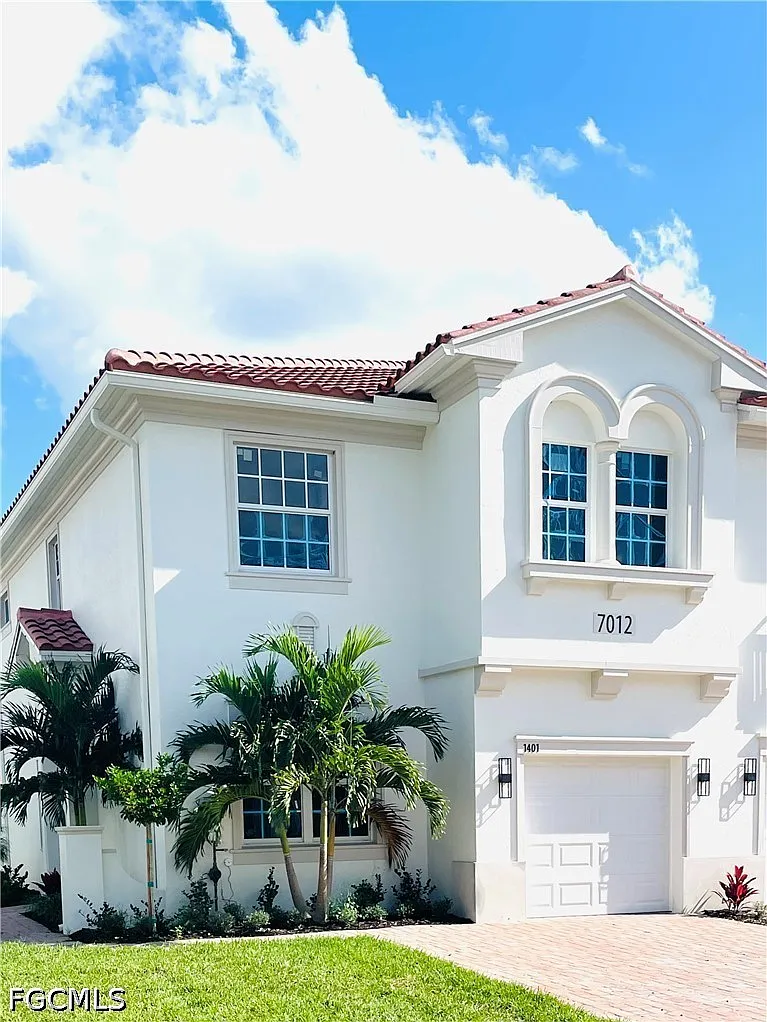 4 bed, 3.0 bath, 1828 sqft, $3,145 — Photo 1