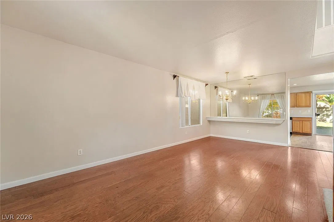4 bed, 2.5 bath, 2037 sqft, $2,300 — Photo 4