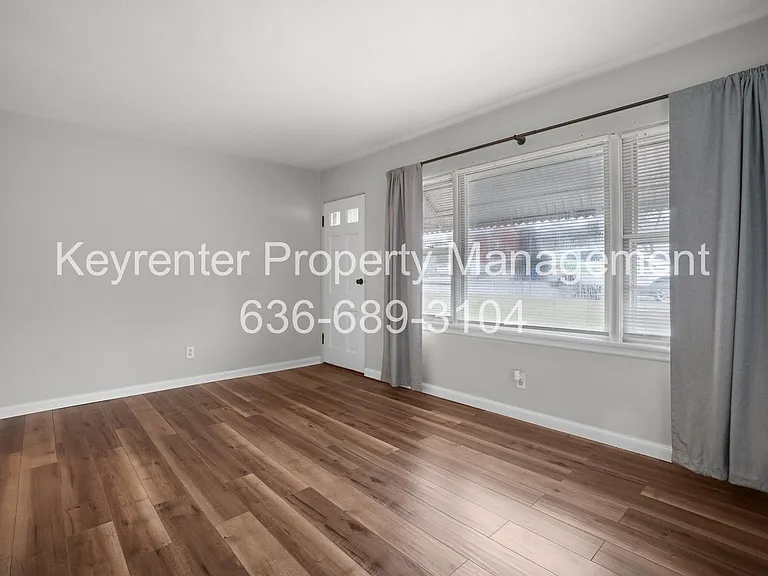 1045 N New Florissant Rd — Photo 3