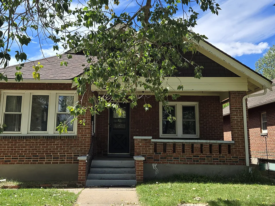2618 Van Lennen Ave