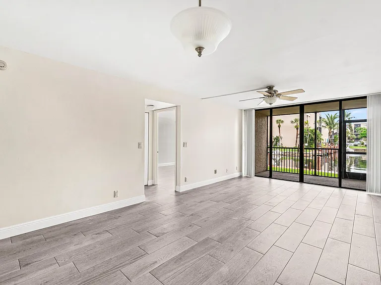 17 Royal Palm Way #103 — Photo 7