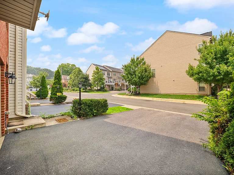 1439 Occoquan Heights Ct — Photo 7