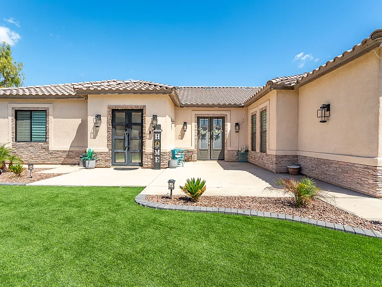 2070 S Araby Rd — Photo 7