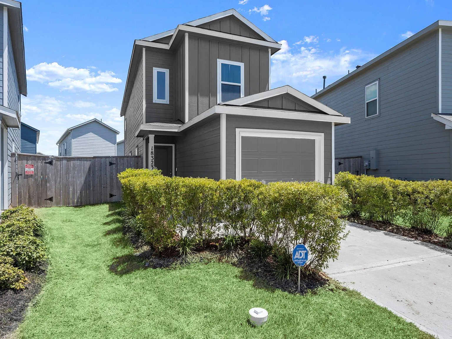 3 bed, 2.5 bath, 1451 sqft, $1,800 — Photo 3