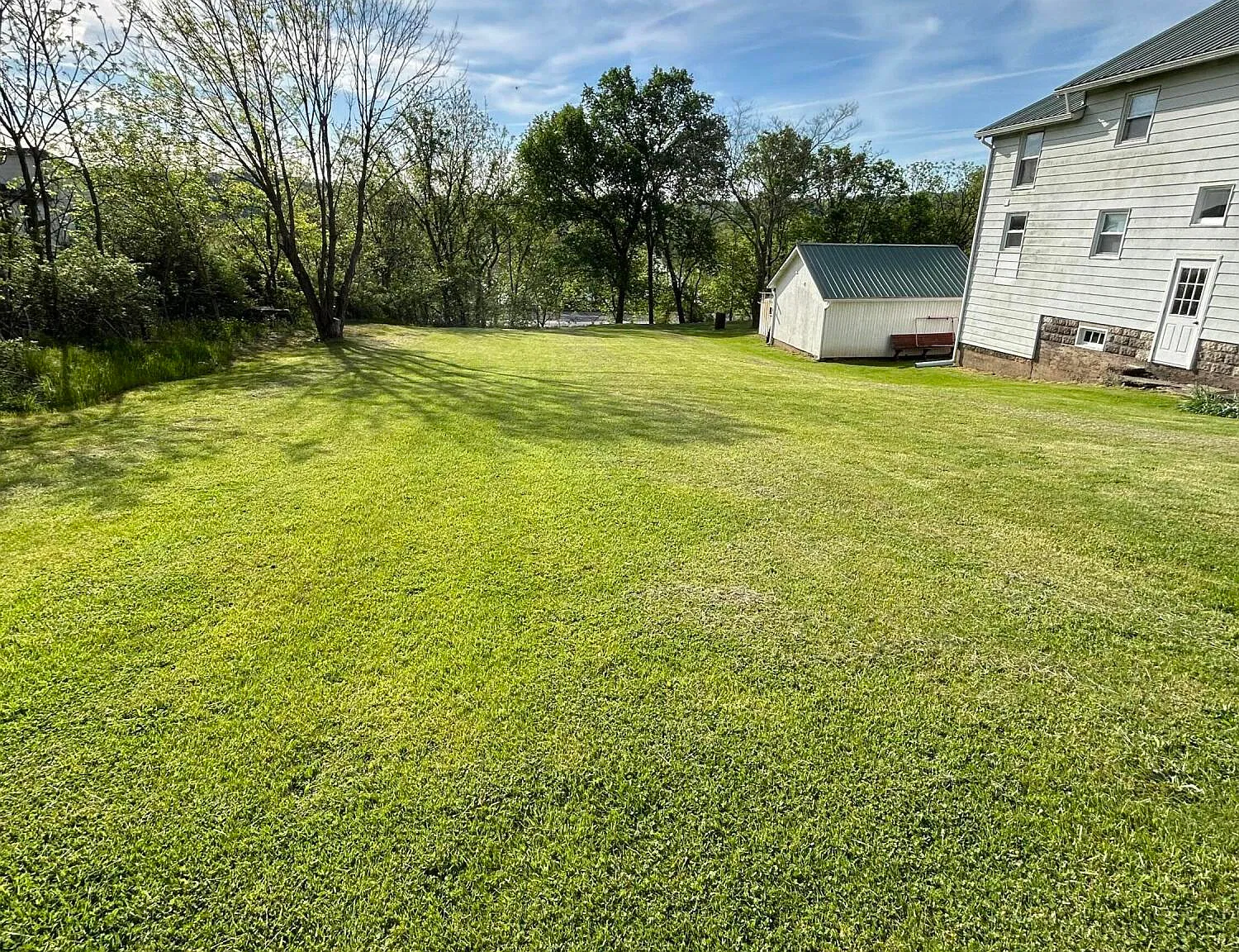 4 bed, 1500 sqft, $1,100 — Photo 2