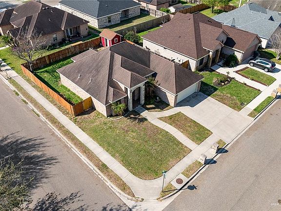 3rd image of 1202 Sol Cir