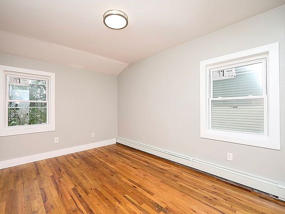 3rd image of 1344 E 100th St