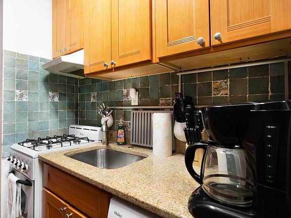 4th image of 240 E 26th St APT 3A
