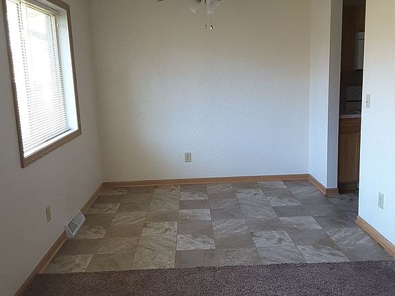 3rd image of 219 S Chambers Ave