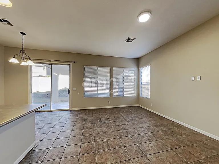 15810 W Durango St — Photo 5