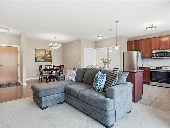 4th image of 1070 Grandview Ct NE APT 414
