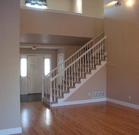 5th image of 109 Stonebrook Dr