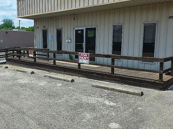 128 W Hospital St, Nacogdoches, TX 75961