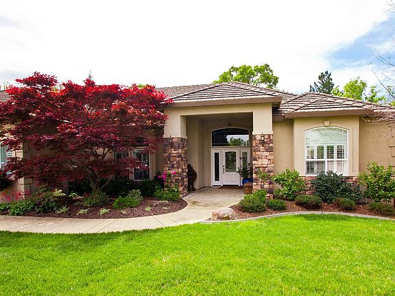 4 Bedroom - 3 Full Bathrooms