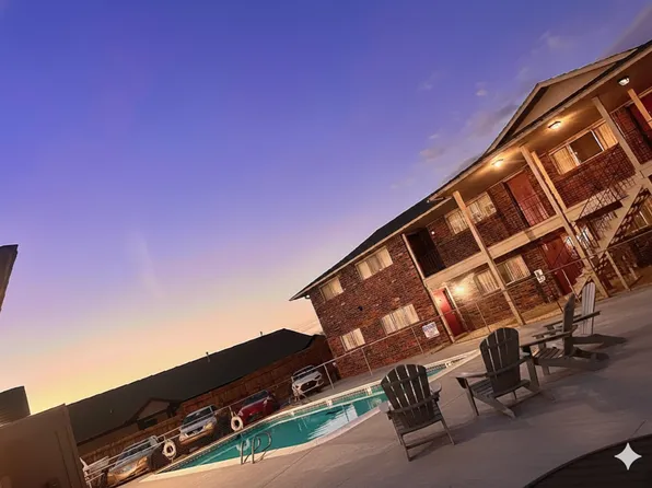 Hollywood Apartments