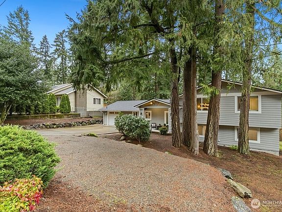 3rd image of 16130 SE Newport Way