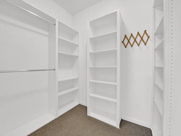 133 Wentworth Ct — Photo 28