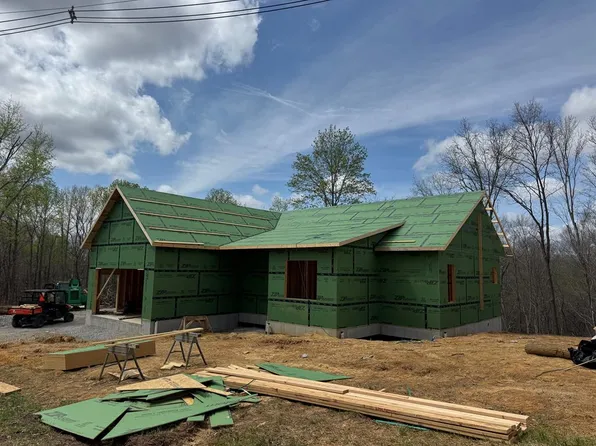 4000 Star Point Rd, Byrdstown, TN 38549