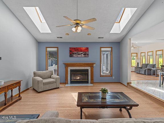 3rd image of 4313 Charthouse Drive