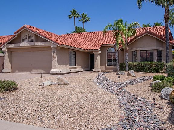 3rd image of 1832 E Sheena Dr
