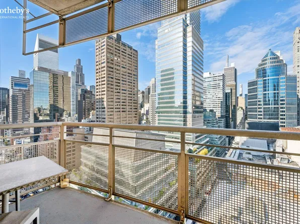 205 East 59th Street image 4 of 17