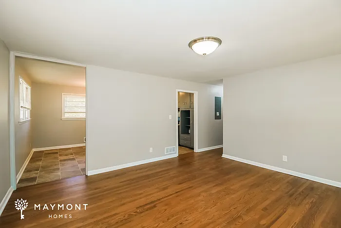 8542 Taylor Rd — Photo 3