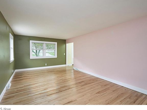 5th image of 1033 Winhurst Dr