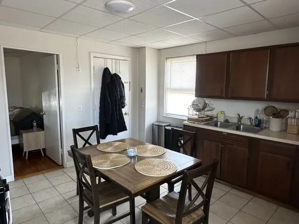 173-175 Bayview, 173-175 Bay View Ave #1, Providence, RI 02905