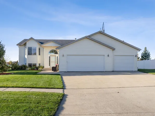 537 S Sedona Dr, West Fargo, ND 58078