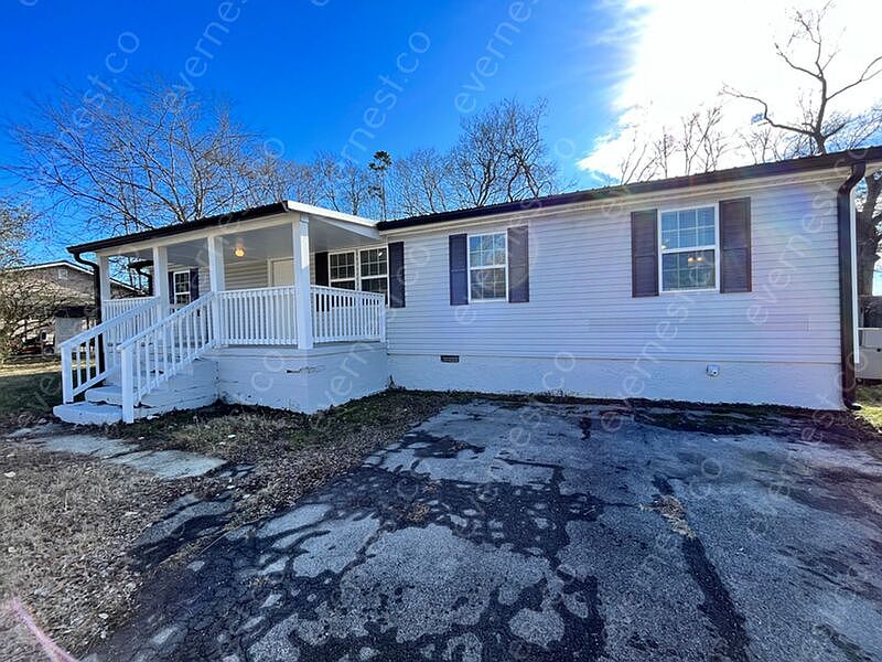 1st image of 30 Lillian Dr