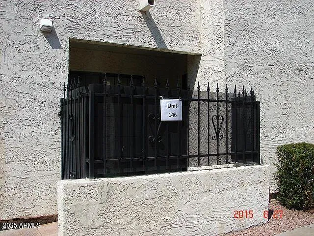 2 bed, 2.0 bath, 922 sqft, $1,100 — Photo 2